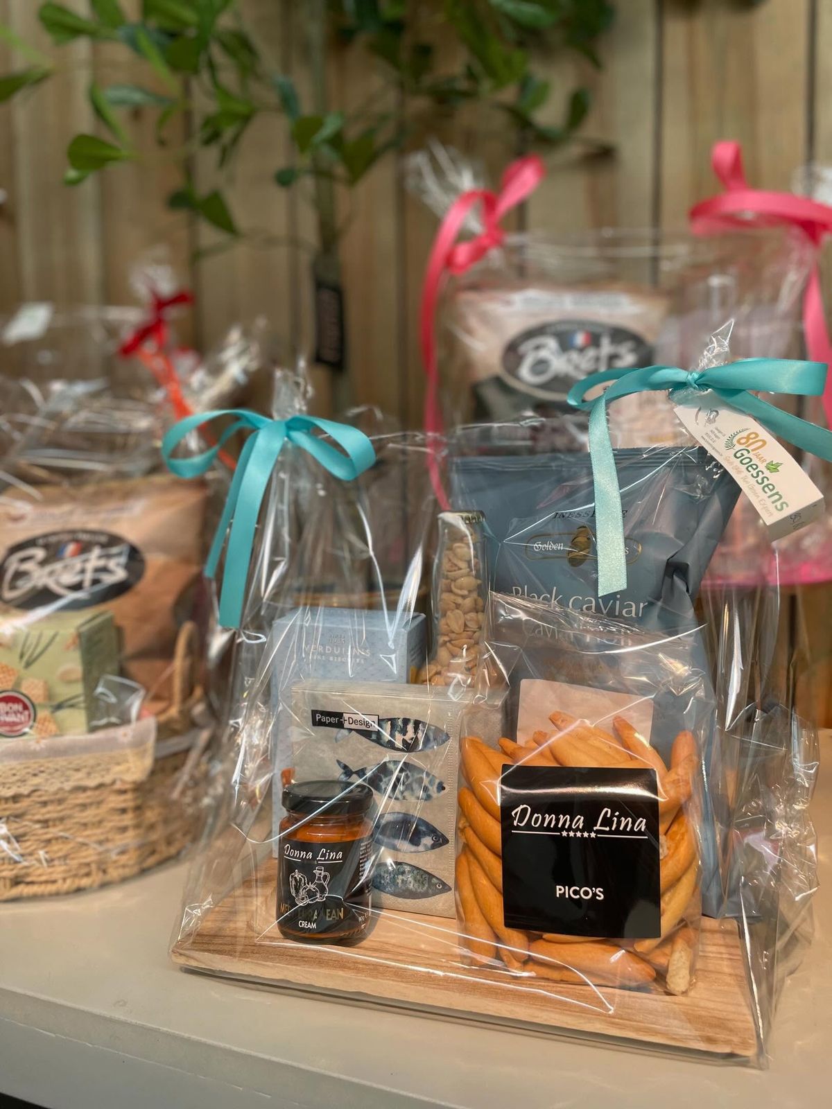 Cadeaupakketten met delicatessen